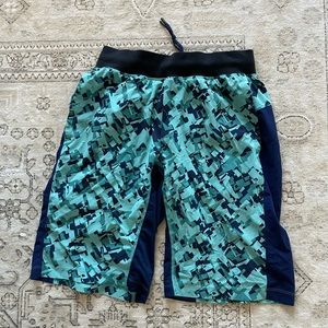 Lululemon THE Linerless Shorts Size M